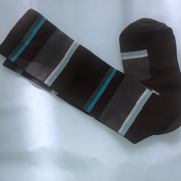 ❤️‍🔥 NWOT Striped 10-14 mmHg Compression Sock - Picture 2 of 3
